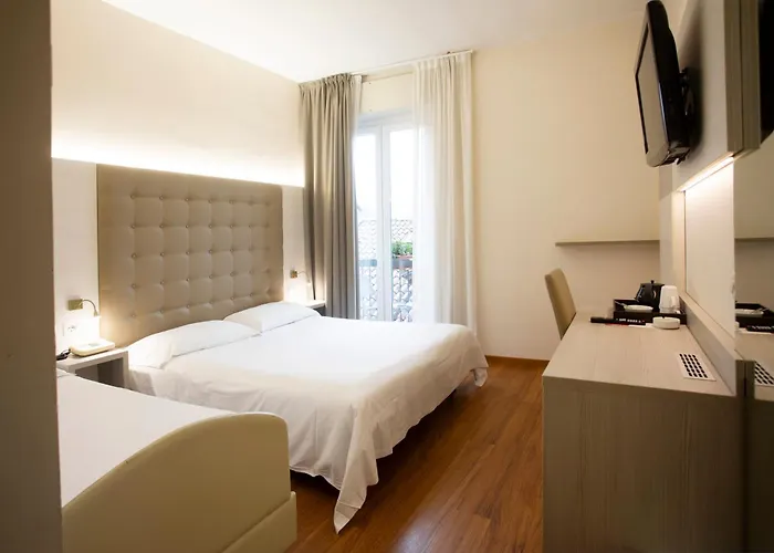 普林马维拉酒店 酒店 斯特雷萨